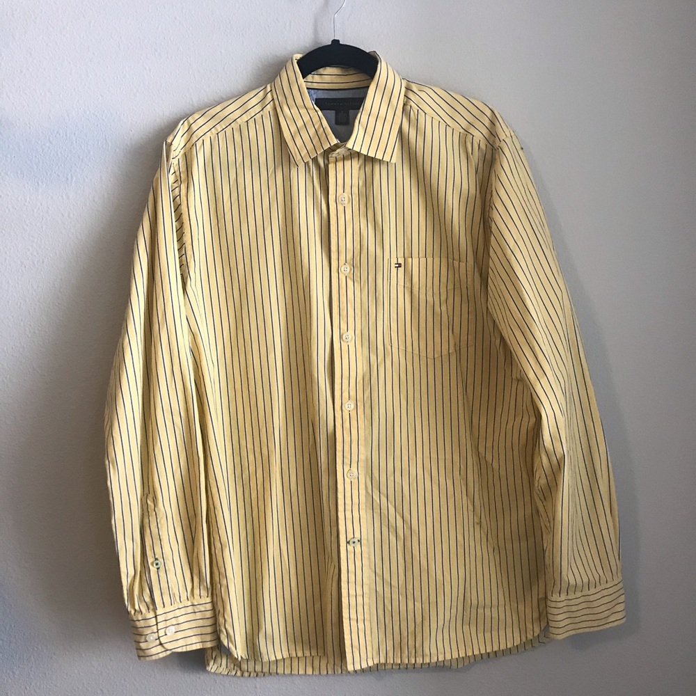 ⭐️FINAL SALE⭐️ Tommy Hilfiger Men’s Dress Shirt
